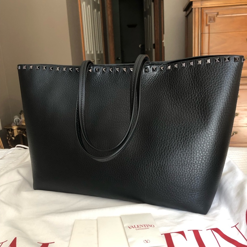 Valentino Garavani Monochrome Black Grainy Rockstud Tote